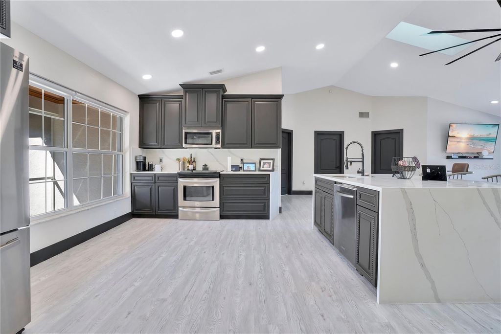 Image 4 of property listing at 13900 GADSON STREET, Groveland, FL 34736