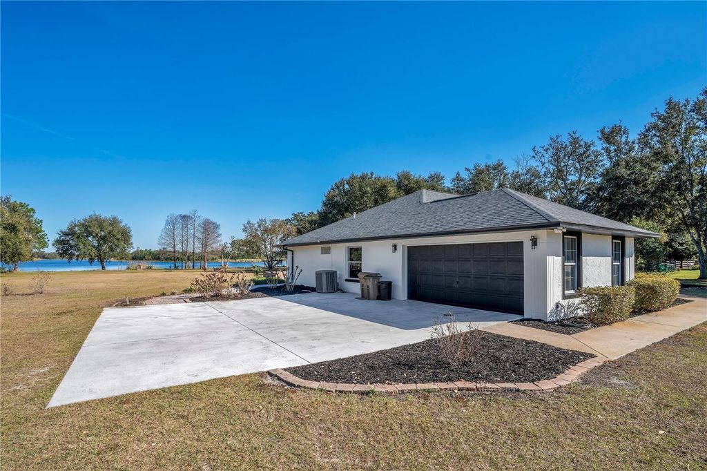 Image 40 of property listing at 13900 GADSON STREET, Groveland, FL 34736