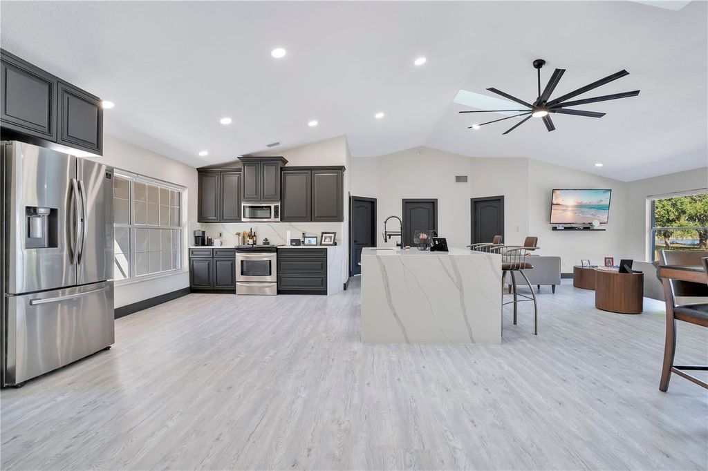 Image 5 of property listing at 13900 GADSON STREET, Groveland, FL 34736