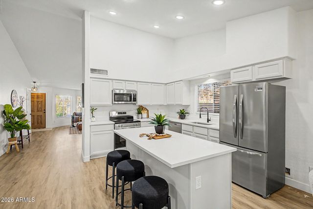 2466 S REVOLTA --, Mesa, AZ 85209