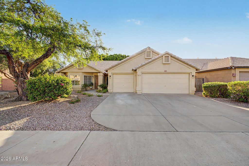 2466 S REVOLTA --, Mesa, AZ 85209
