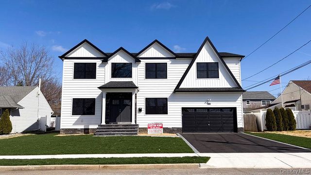 3421 Hawthorne Drive N, Wantagh, NY 11793