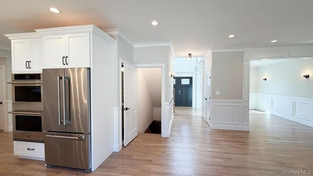 3421 Hawthorne Drive N, Wantagh, NY 11793