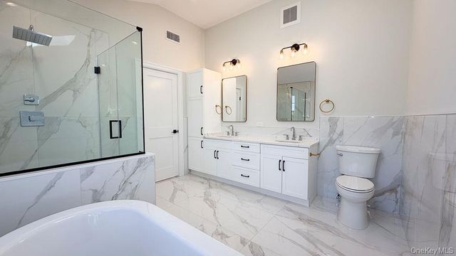 3421 Hawthorne Drive N, Wantagh, NY 11793