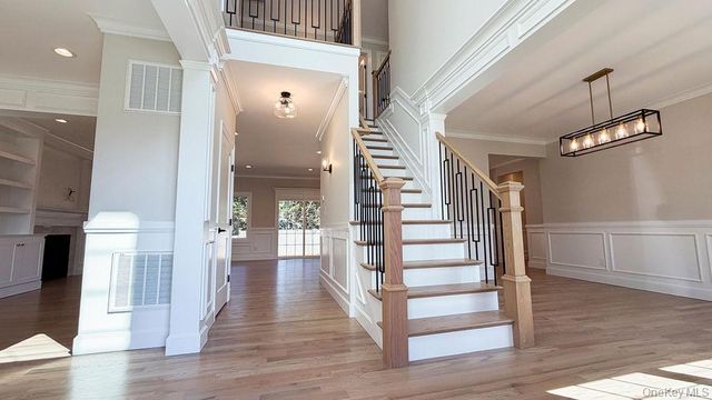 3421 Hawthorne Drive N, Wantagh, NY 11793