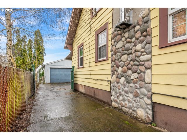 1415 N RUSSET St, Portland, OR 97217