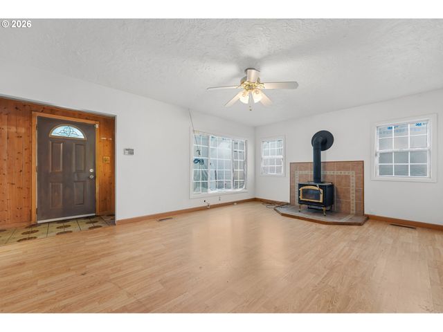 1415 N RUSSET St, Portland, OR 97217