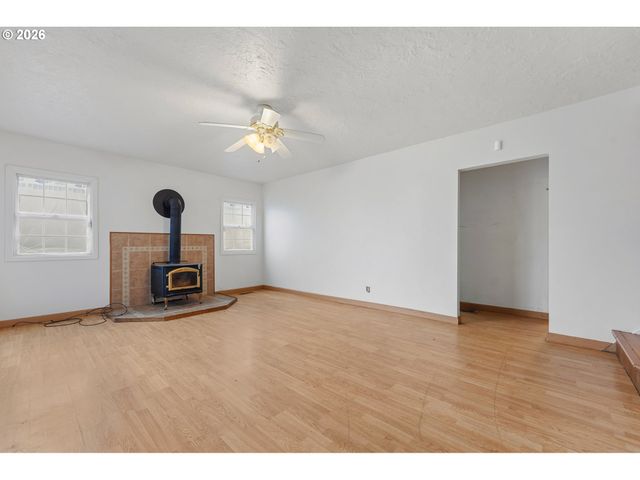 1415 N RUSSET St, Portland, OR 97217