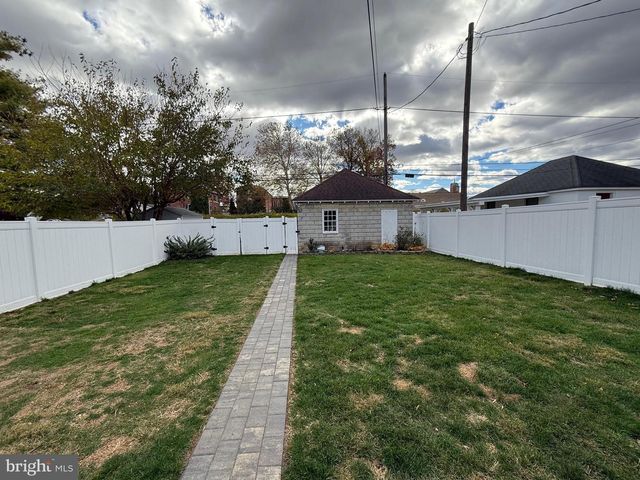 310 W CARACAS AVE, Hershey, PA 17033