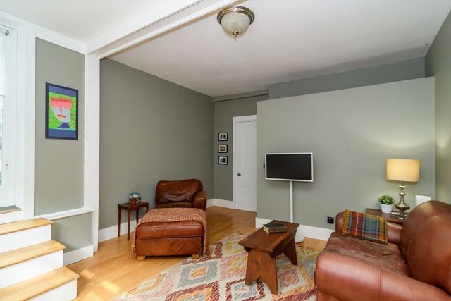 64 Park Ave, Natick, MA 01760