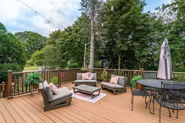 64 Park Ave, Natick, MA 01760