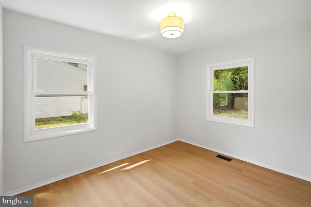 21 GLENVIEW LN, Willingboro, NJ 08046