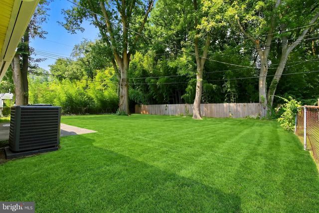 21 GLENVIEW LN, Willingboro, NJ 08046