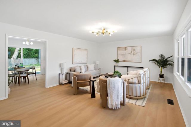 21 GLENVIEW LN, Willingboro, NJ 08046