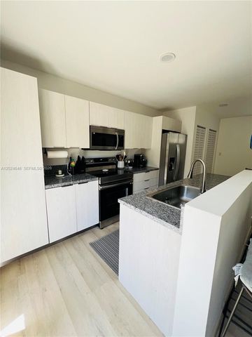 958 NW 10th St 4, Florida City, FL 33034