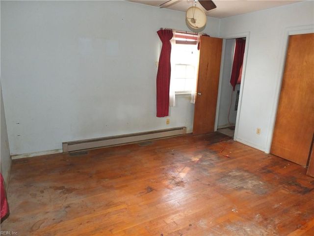 228 Colony RD, Newport News, VA 23602