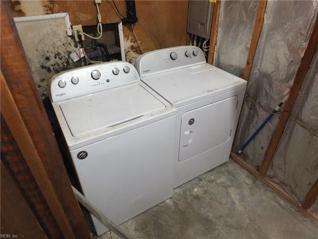 228 Colony RD, Newport News, VA 23602