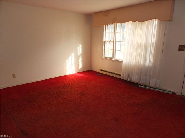 228 Colony RD, Newport News, VA 23602