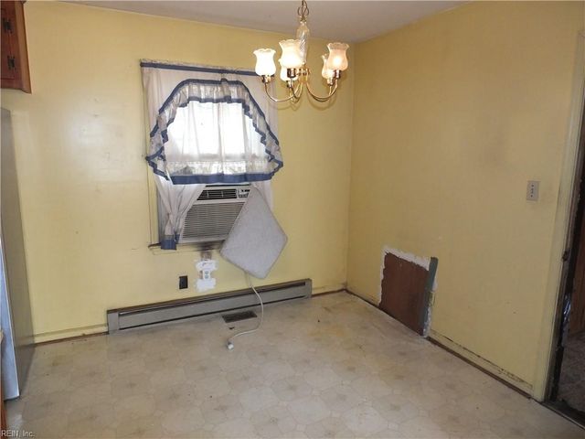 228 Colony RD, Newport News, VA 23602