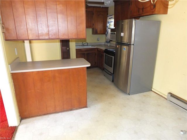 228 Colony RD, Newport News, VA 23602