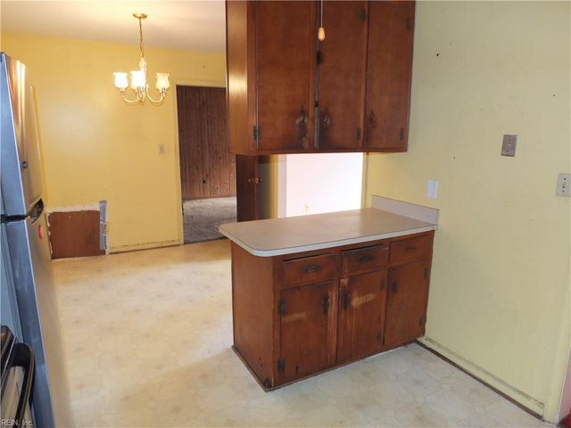 228 Colony RD, Newport News, VA 23602