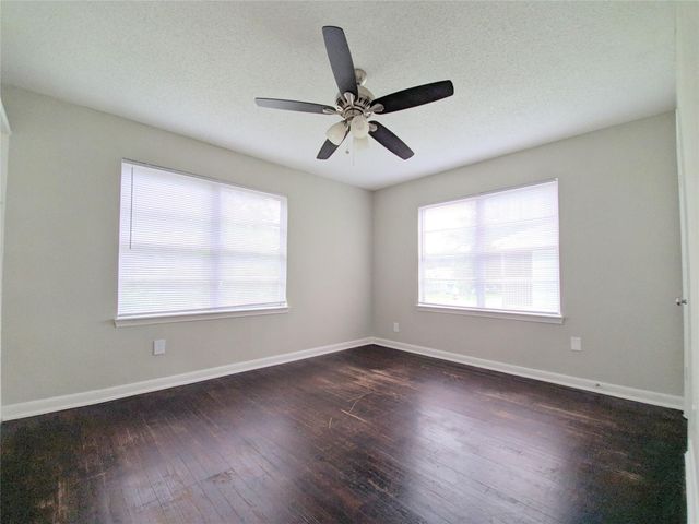 505 13th Street N, Texas City, TX 77590