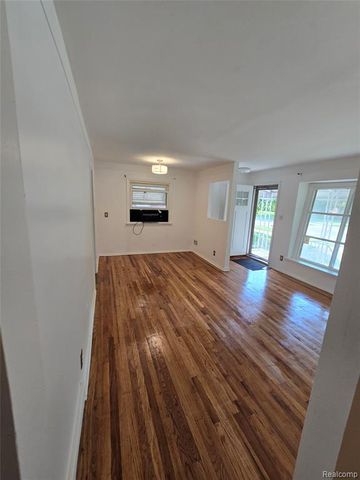 29093 Emerson Street, Inkster, MI 48141