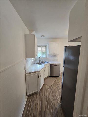 29093 Emerson Street, Inkster, MI 48141