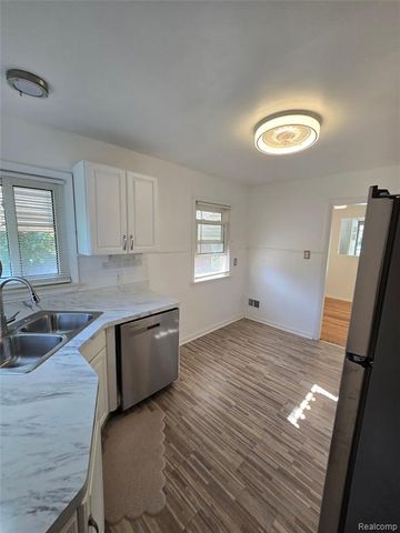 29093 Emerson Street, Inkster, MI 48141