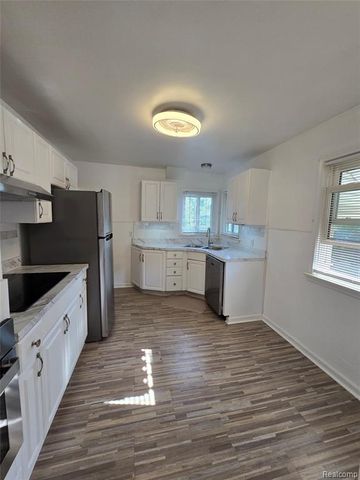 29093 Emerson Street, Inkster, MI 48141