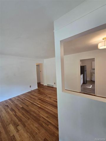 29093 Emerson Street, Inkster, MI 48141