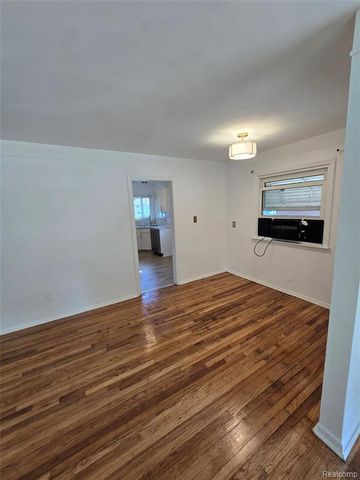 29093 Emerson Street, Inkster, MI 48141