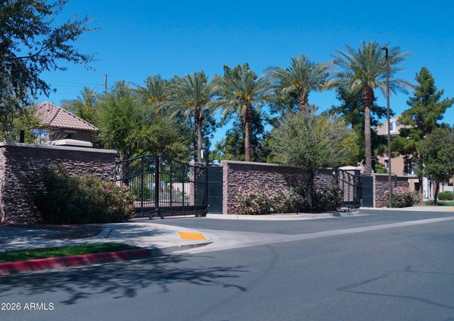 2651 S BALSAM Drive, Gilbert, AZ 85295