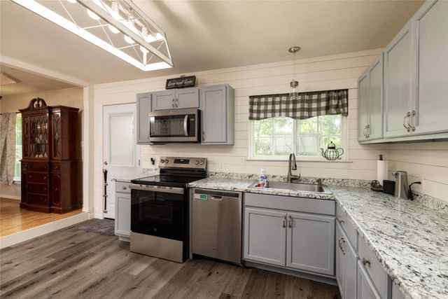 812 Denton Drive, Euless, TX 76039