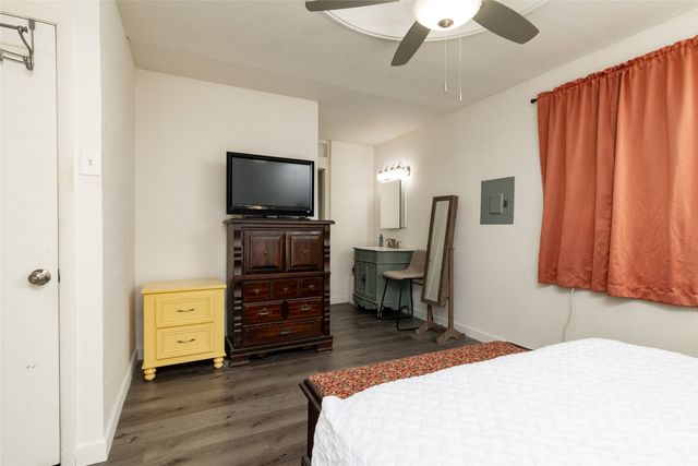 812 Denton Drive, Euless, TX 76039