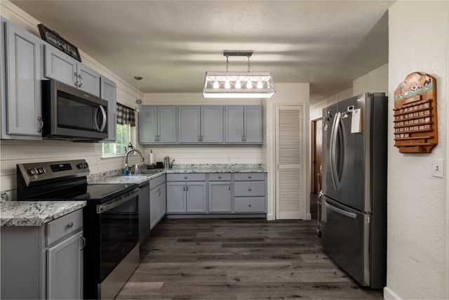 812 Denton Drive, Euless, TX 76039