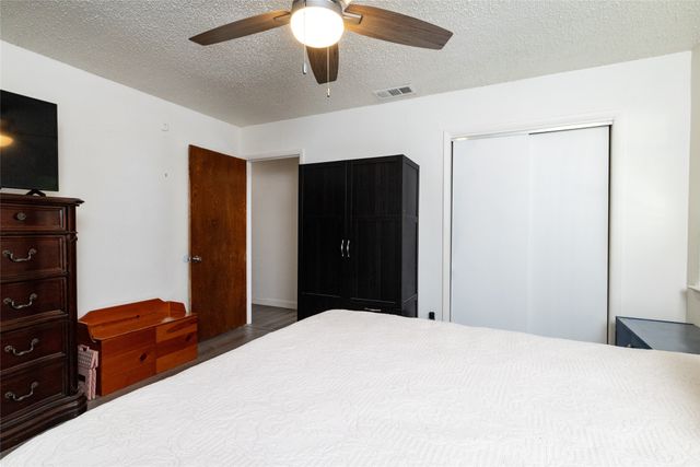 812 Denton Drive, Euless, TX 76039