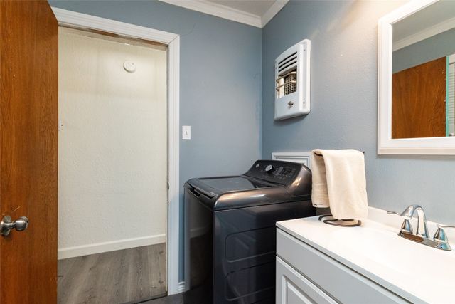812 Denton Drive, Euless, TX 76039