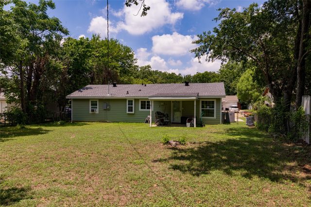 812 Denton Drive, Euless, TX 76039
