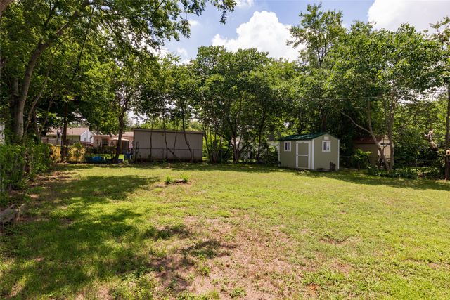 812 Denton Drive, Euless, TX 76039