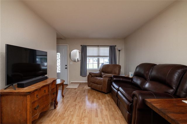 812 Denton Drive, Euless, TX 76039
