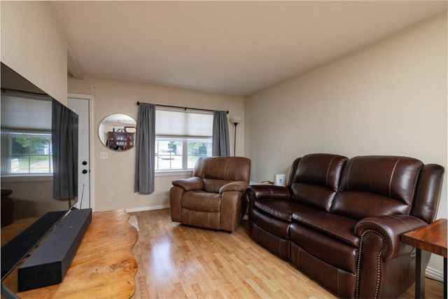 812 Denton Drive, Euless, TX 76039