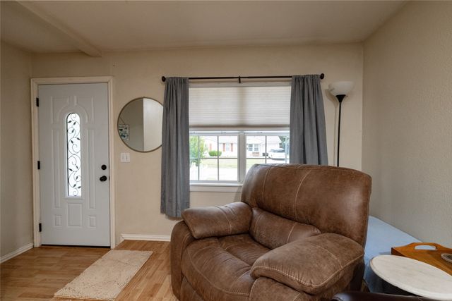 812 Denton Drive, Euless, TX 76039