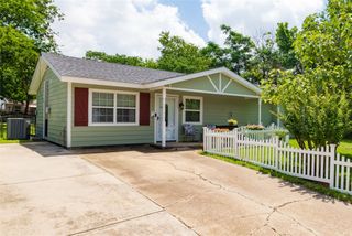 812 Denton Drive, Euless, TX 76039