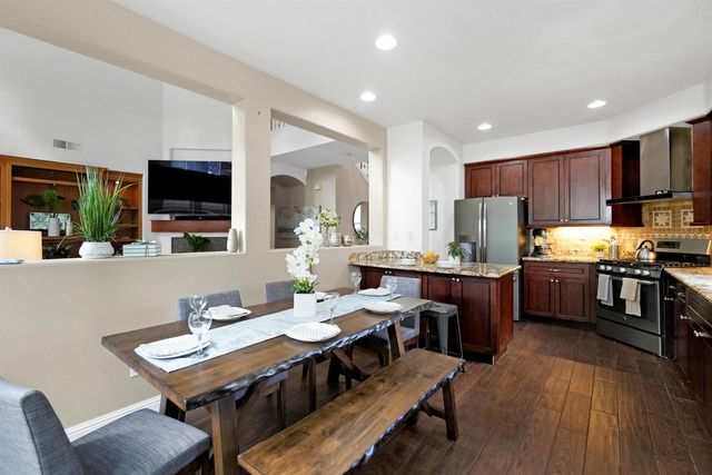 327 Brookview Way, Hayward, CA 94544