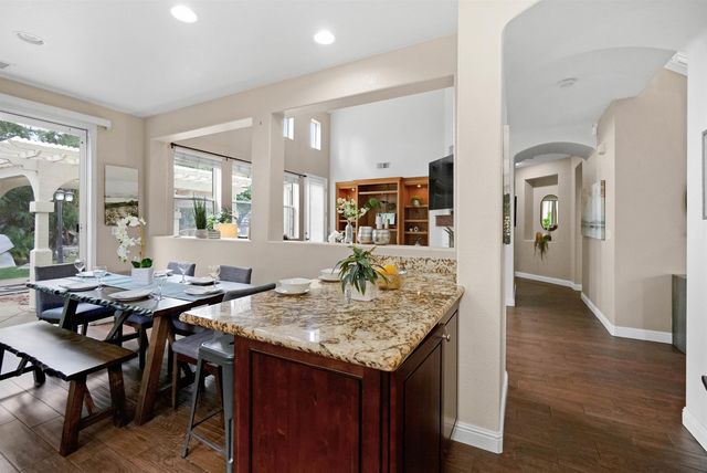 327 Brookview Way, Hayward, CA 94544