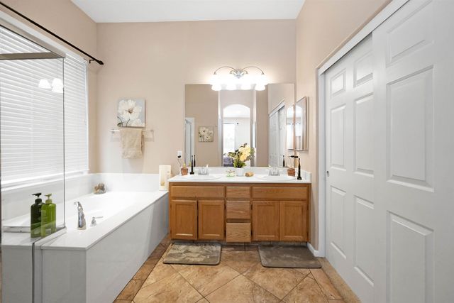 327 Brookview Way, Hayward, CA 94544