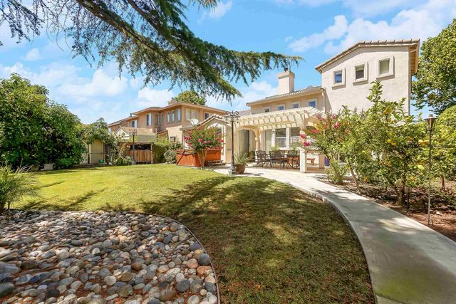 327 Brookview Way, Hayward, CA 94544