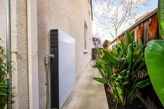 327 Brookview Way, Hayward, CA 94544