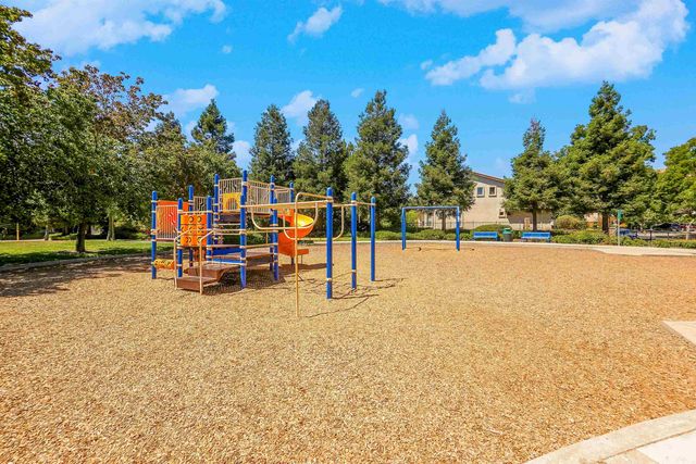 327 Brookview Way, Hayward, CA 94544